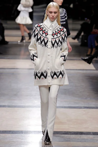 Look 29